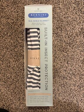 Bernini Bug Shield Blanket - Black & White Striped XL